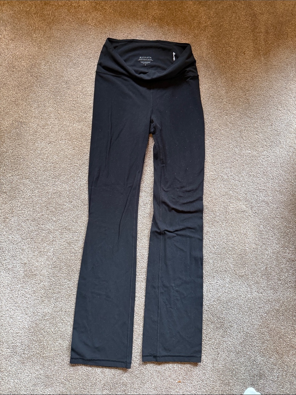 Athleta Elation straight leg pant. Color black,size-small.
